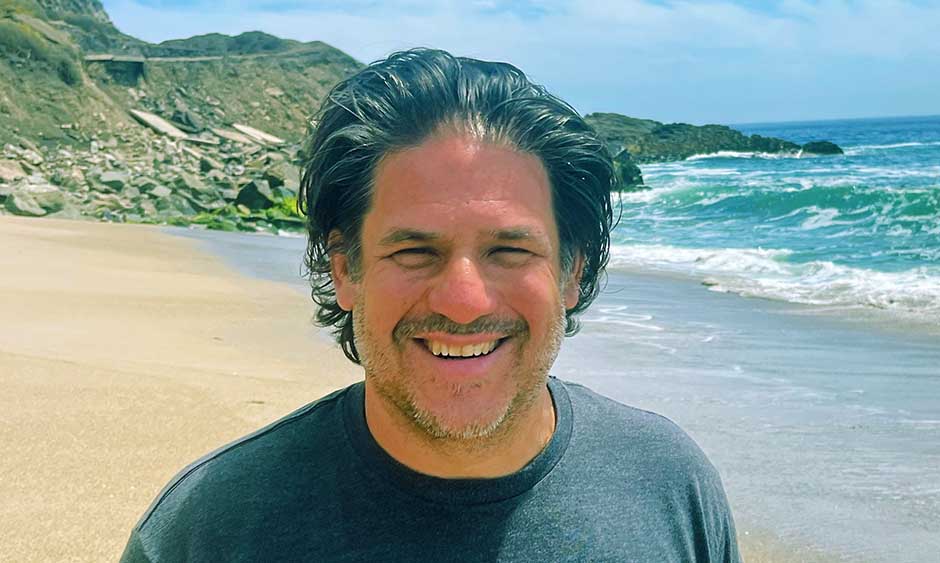 Headshot of DVRPC Board Chair Tom Stanuikynas on a beach 